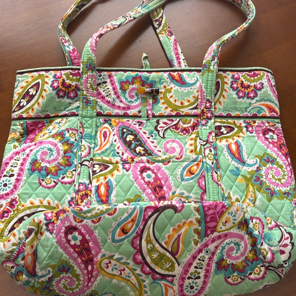 Like New Vera Bradley Medium Tutti Frutti Tote